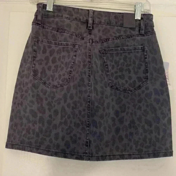 Level 99 Skirt. - Picture 8 of 9